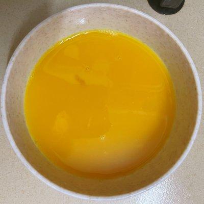 正宗黄金蛋炒饭的做法（黄金蛋炒饭掌握几个步骤）(4)