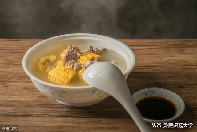 清炖排骨玉米汤最正确方法（玉米排骨汤一般炖多长时间）(1)