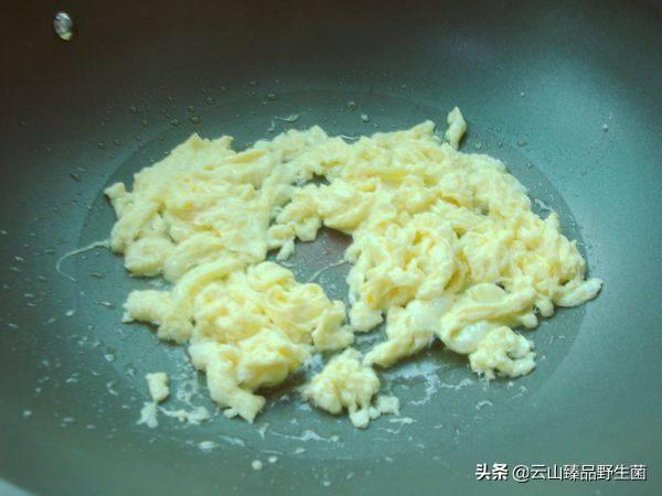 牛肝菌鸡汤的做法大全（牛肝菌鸡汤怎么炖最好吃）(5)