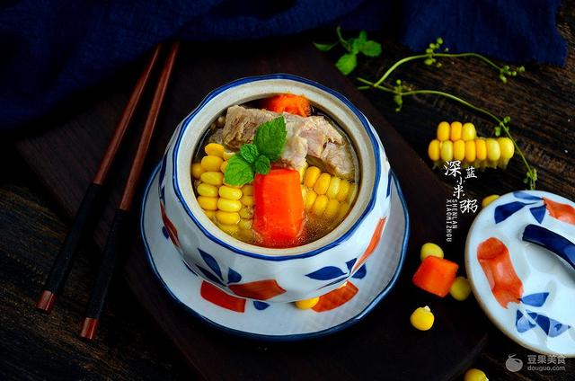砂锅玉米排骨汤的做法窍门（砂锅玉米煲排骨汤的做法大全）(1)