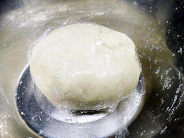 做饺子的水饺皮是怎么做的（买的饺子皮做蒸饺怎么蒸皮才会软）(8)
