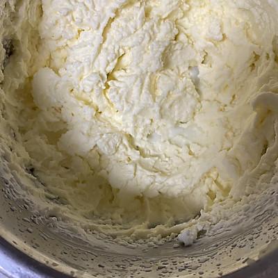 怎么样拿黄油做奶油（黄油制作奶油的正确方法）(4)