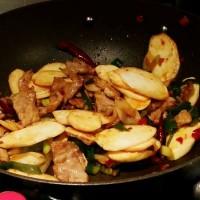 湘菜茭白炒肉怎么做（茭白炒肉片的方法步骤）(7)