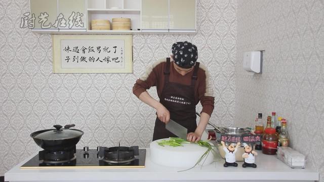 川菜回锅肉做法大全家常菜（川菜正宗回锅肉的做法步骤图）(4)