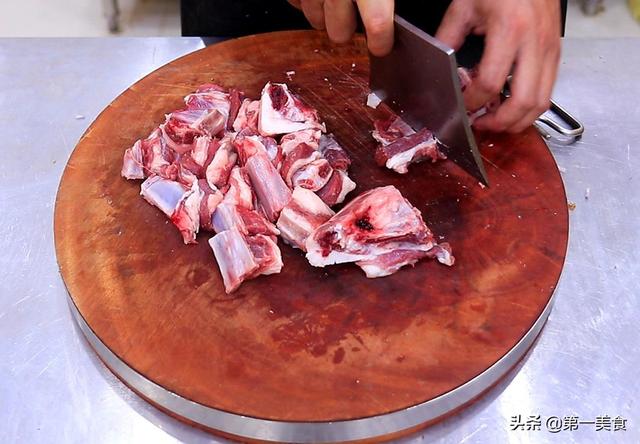 干锅羊排怎么做好吃又简单（羊排干锅做法大全家常）(2)
