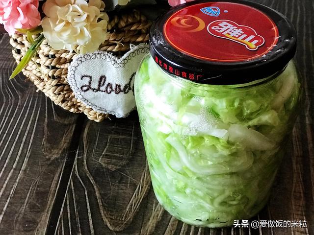 如何自己在家用玻璃瓶腌酸菜（用玻璃罐腌酸菜不烂的最好方法）(7)