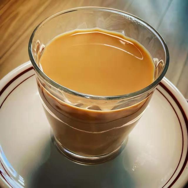 怎样煮奶茶奶香味更浓（最简单的煮奶茶方法）(9)