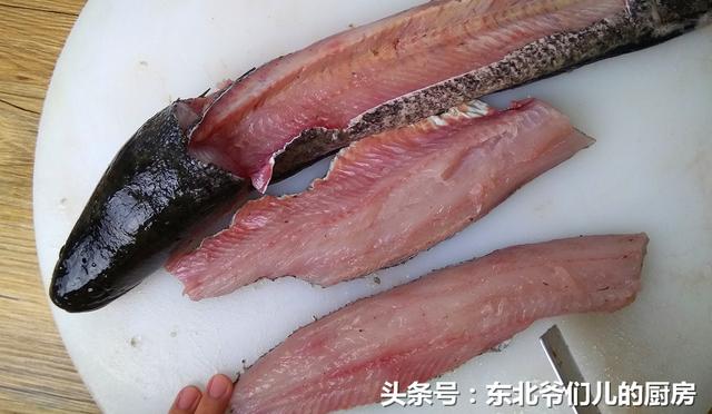 怎样用黑鱼做糖醋鱼（糖醋溜鱼段的家常做法）(4)