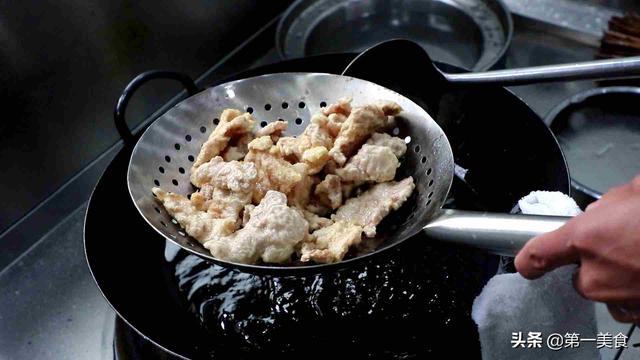 锅包肉最正宗的配方做法（厨师长锅包肉最正宗的做法）(7)