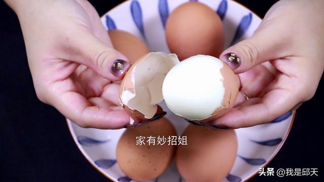 鸡蛋怎样才能煮的又白又嫩（教你煮鸡蛋正确的方法）(6)