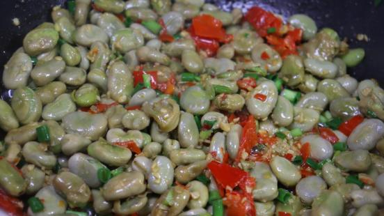 蚕豆怎么做好吃（蚕豆食用方法这么的下饭）(4)