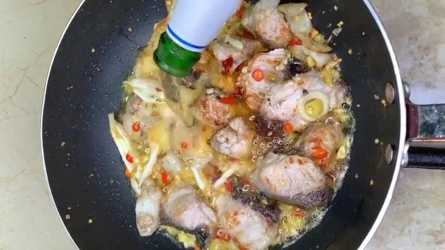 鱼煲的简单做法砂锅（干砂锅鱼煲的正宗做法）(4)