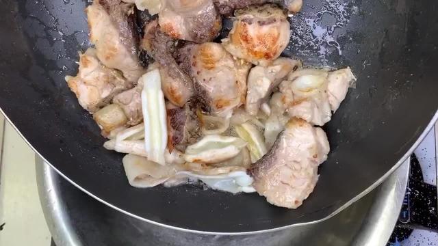 鱼煲的简单做法砂锅（干砂锅鱼煲的正宗做法）(3)