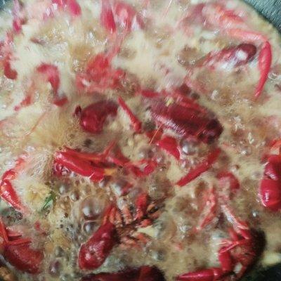 孩子吃蒜蓉小龙虾的正确方法（适合孩子吃的蒜蓉小龙虾）(7)