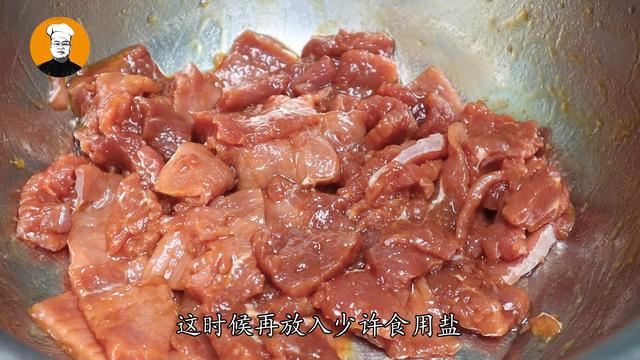 炒牛肉要怎么腌制牛肉更嫩呢（牛肉怎么腌制又嫩又软）(4)