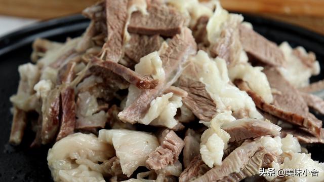 怎么炖羊肉汤保留羊肉膻味（炖羊肉汤记住不要直接炖诀窍）(8)