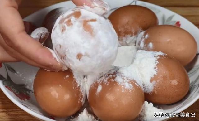 鸡蛋和面粉最快的做法（三种鸡蛋最简单的做法不用面粉）(4)