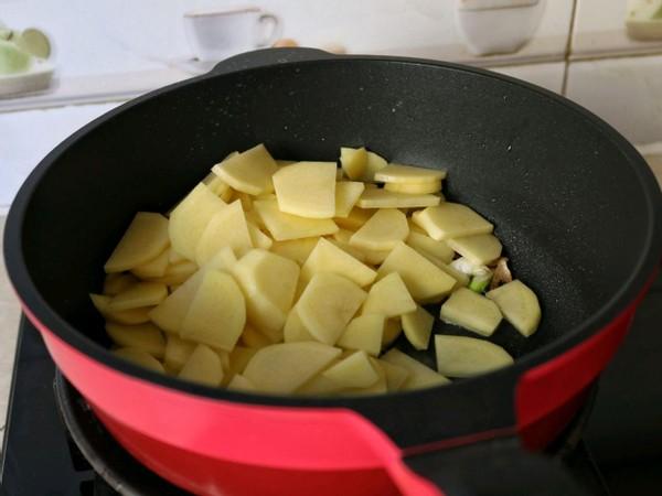 土豆青辣椒怎么炒（土豆和青椒一起炒）(6)