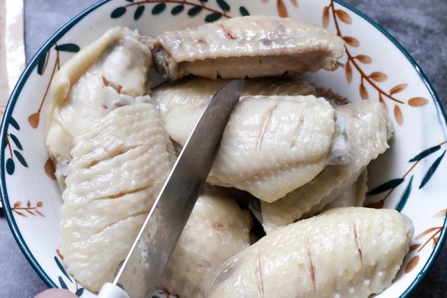 鸡翅可以用空气炸锅做的美食（空气炸锅烤鸡翅膀的做法）(4)