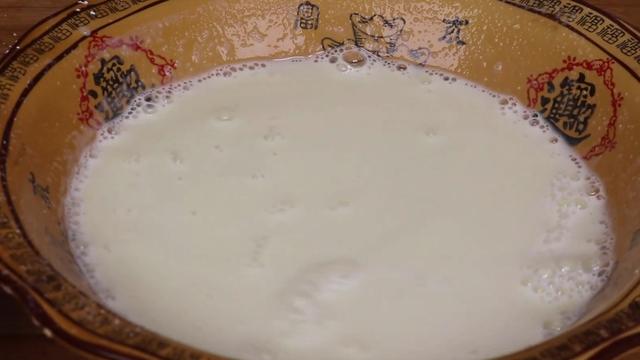 绿豆凉粉的做法家常做法窍门（用绿豆做的绿豆凉粉的正宗做法）(3)