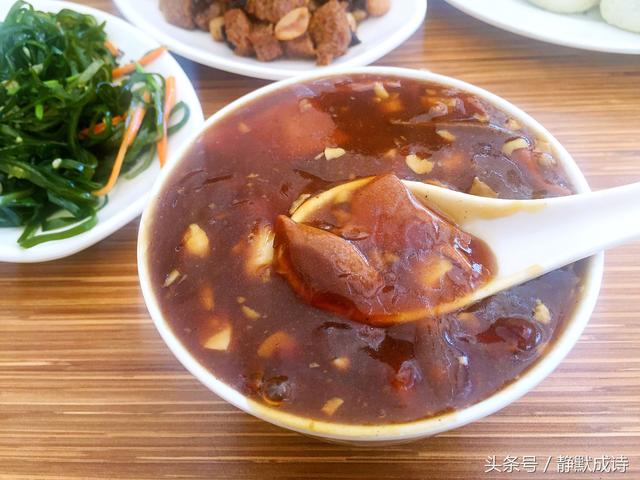 老北京炒肝儿的做法（北京的著名小吃炒肝儿）(1)