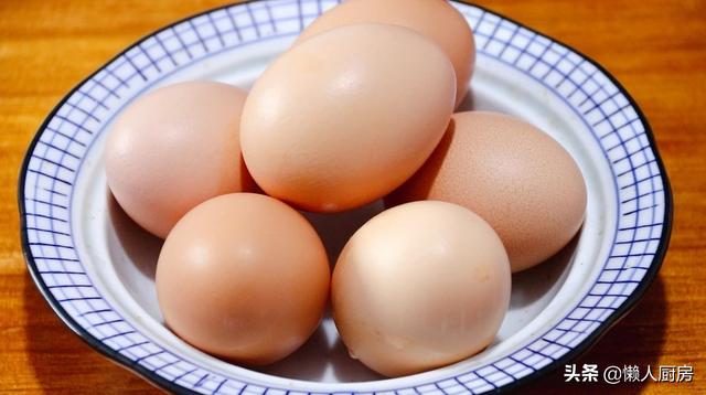 鸡蛋怎么挑选新鲜的（怎样挑新鲜的鸡蛋）(1)