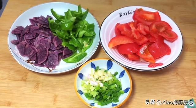 西红柿炒土豆片（番茄炒土豆怎么做好吃）(2)