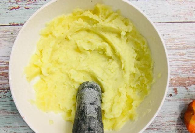 土豆泥的做法大全（奶香纯土豆泥沙拉做法）(5)