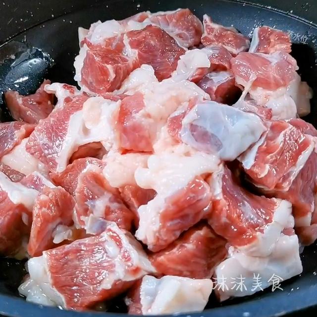 红烧牛肉炖土豆（土豆炖牛肉怎么做好吃）(2)