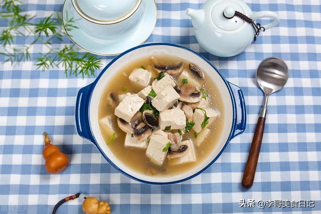 冬瓜蘑菇汤的做法（冬瓜口蘑怎么炒好吃）(4)
