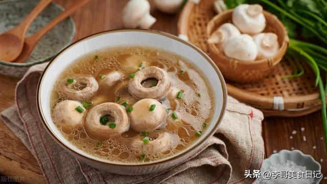 冬瓜蘑菇汤的做法（冬瓜口蘑怎么炒好吃）(8)