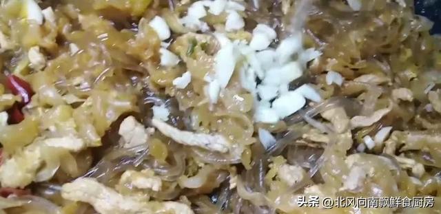 东北酸菜的做法（酸菜怎么做好吃）(10)